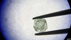 沐鸣平台在俄罗斯发现的第一颗钻石，据说有8亿年的历史