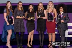本年度杰出年青女工程师在互联网服务大奖颁奖典礼上获颁殊荣