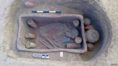 在几十个古埃及坟墓中发现了罕见的粘土棺材