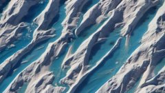 科学家警告说，格陵兰岛去年融化了6000亿吨冰