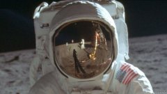 美国宇航局肯尼迪航天中心游客中心提供了“如何像宇航员一样隔离”的建议