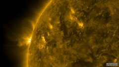 太阳的磁场不如类似的恒星活跃，我们不知道为什么