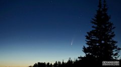 杏3沐鸣平台这个月可以看到一颗彗星:美国国家航空航天局(NASA)为天文爱好者提供了以下提示