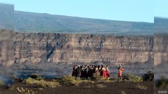 杏3沐鸣平台夏威夷大岛上的火山爆发，吸引了大批游客前往公园