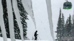 沐鸣平台美国接近雪崩死亡记录，因为危险的雪环境肆虐山区