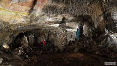 从洞穴泥中提取的尼安德特人DNA显示有两波穿越欧亚大陆的迁徙
