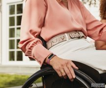 沐鸣开户测速Fitbit宣布推出新的时尚奢华智能手环